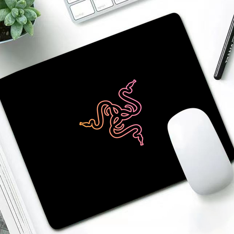 Razer Luxury Mouse Pad Anime G - đánh giá và giá Laptop Accessories Table